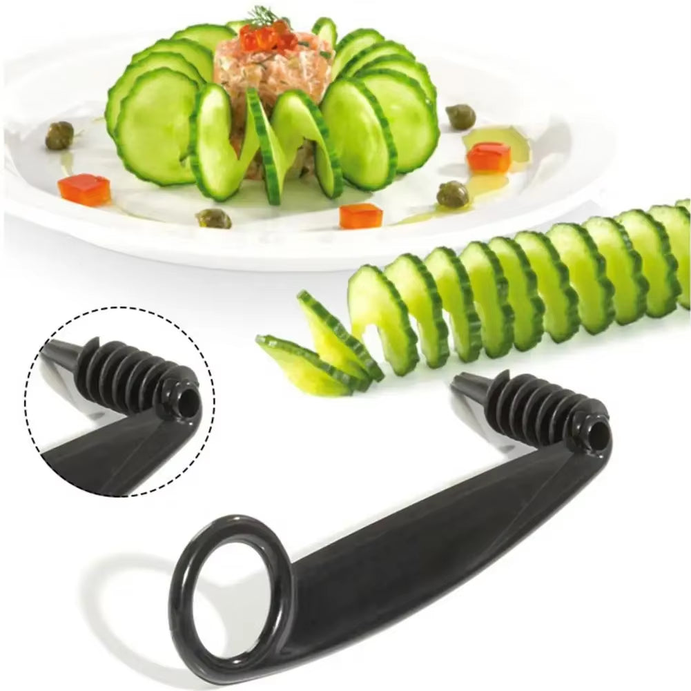 Piranha V-Shaped Serrated Vegetable and Fruit Slicer with Decorative Pattern, Stainless Steel Blade, and Non-Slip Handle for Salad Preparation